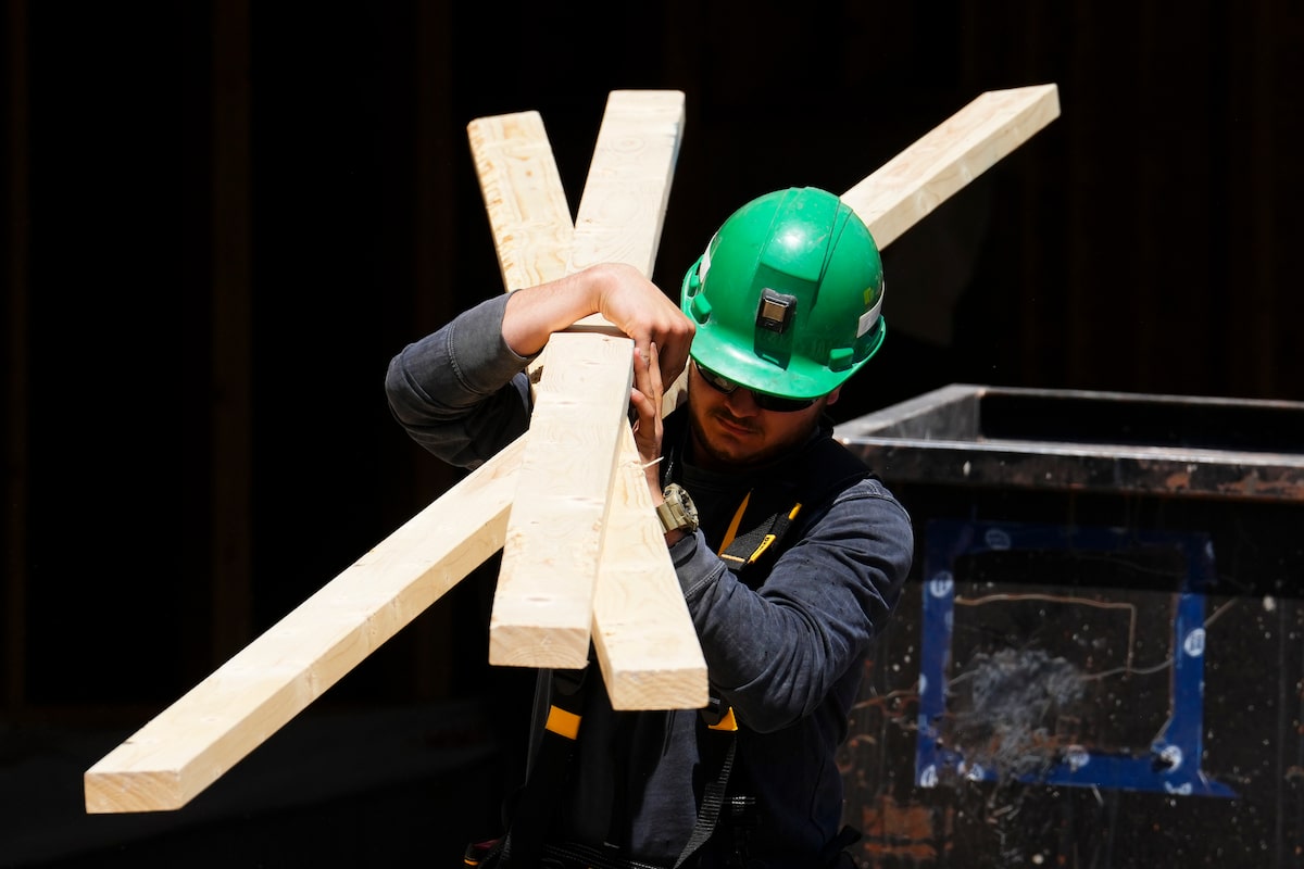 Canada adds 87,800 jobs in May, far exceeding estimates