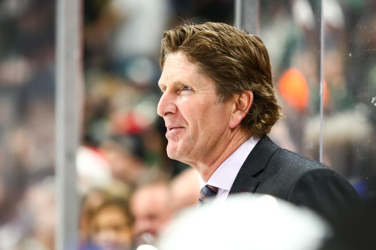 Oilers hire Mike Babcock as head coach