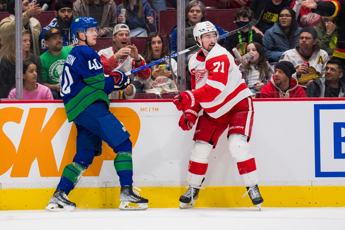 What would a Dylan Larkin trade mean for the Canucks and Elias Pettersson?