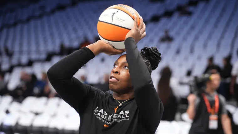 Chelsea Gray ties WNBA record as Aces star catches fire from beyond the arc image