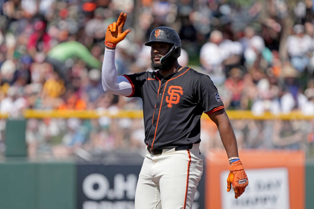 Jerar Encarnacion Signs In Japan