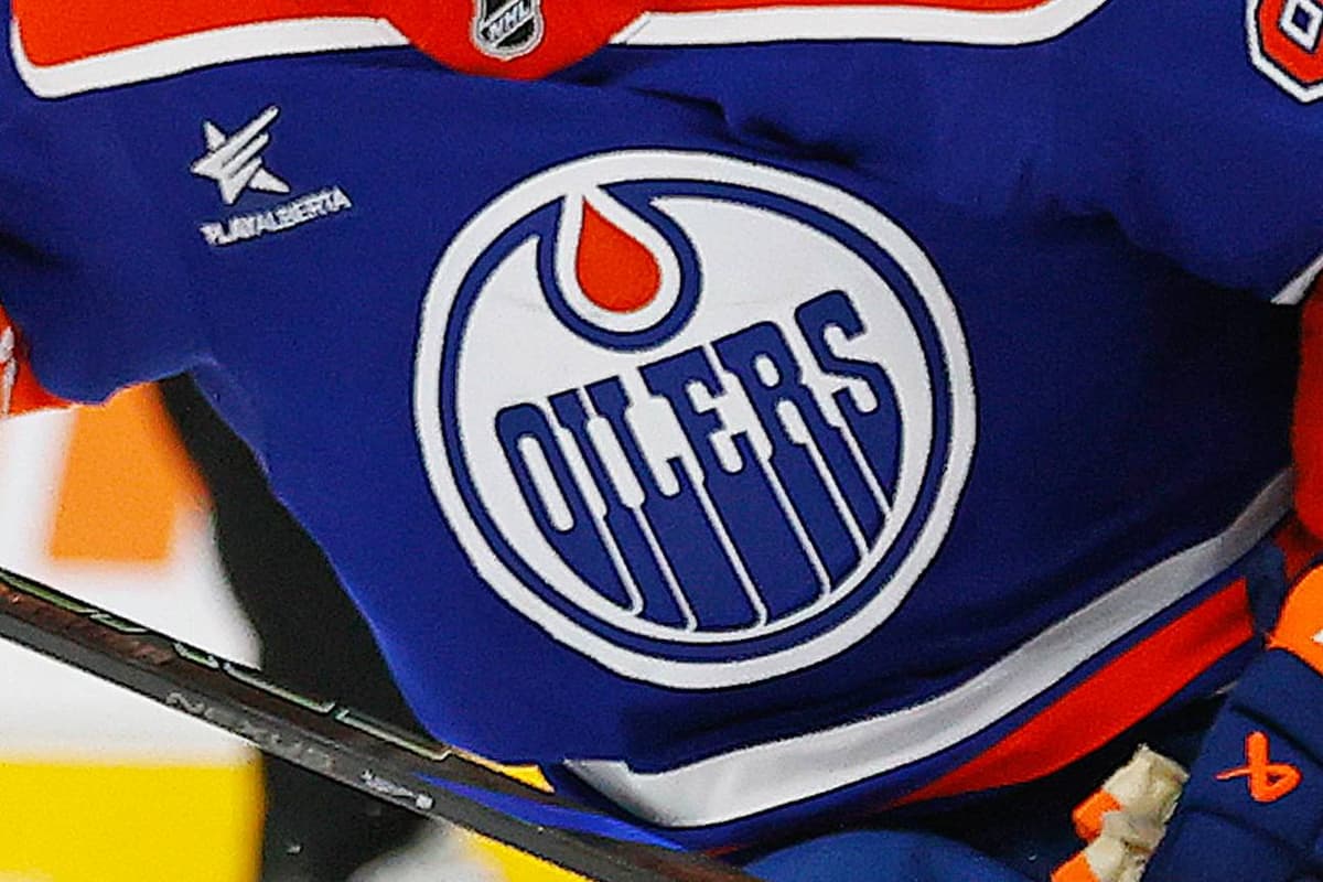 Oilers sign Connor Ungar to one-year, two-way contract