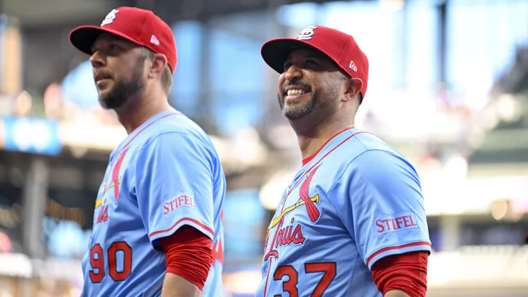 Cardinals manager Oli Marmol tossed in one of MLB's strangest ejections yet  image