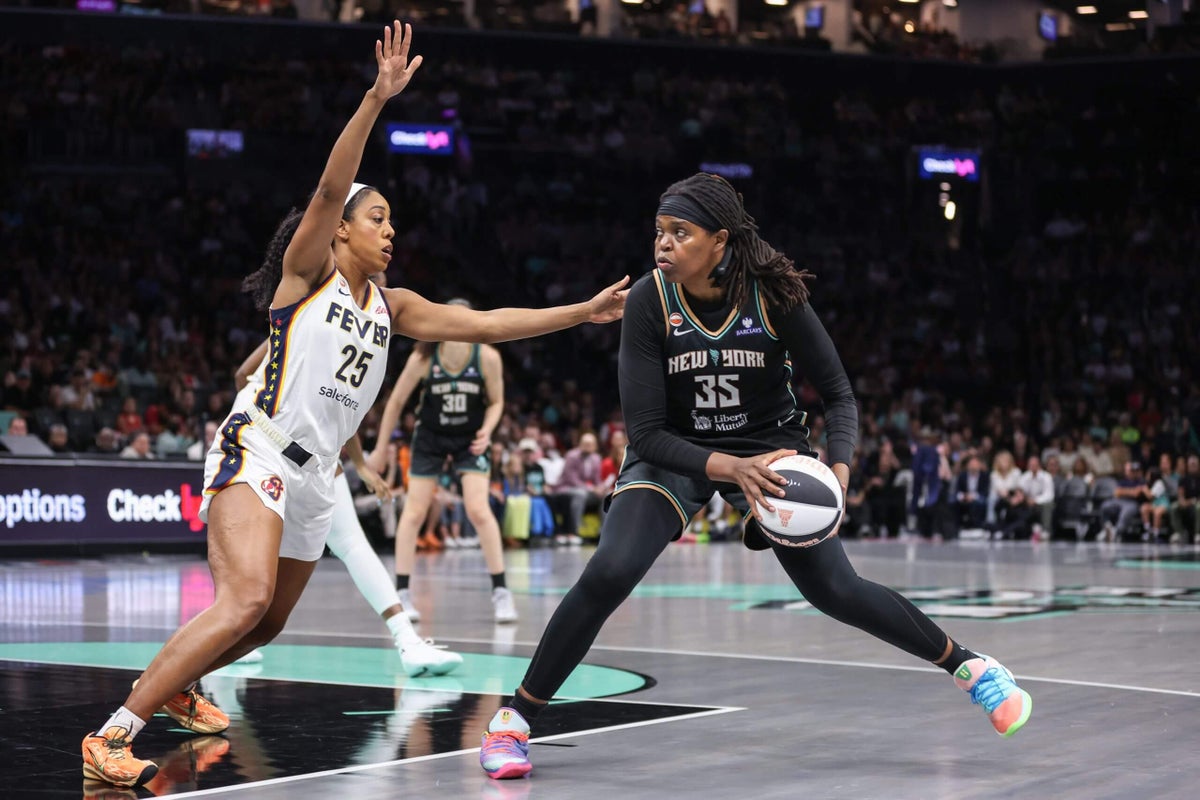 Liberty’s Breanna Stewart scores 30, helps New York rally past Indiana Fever