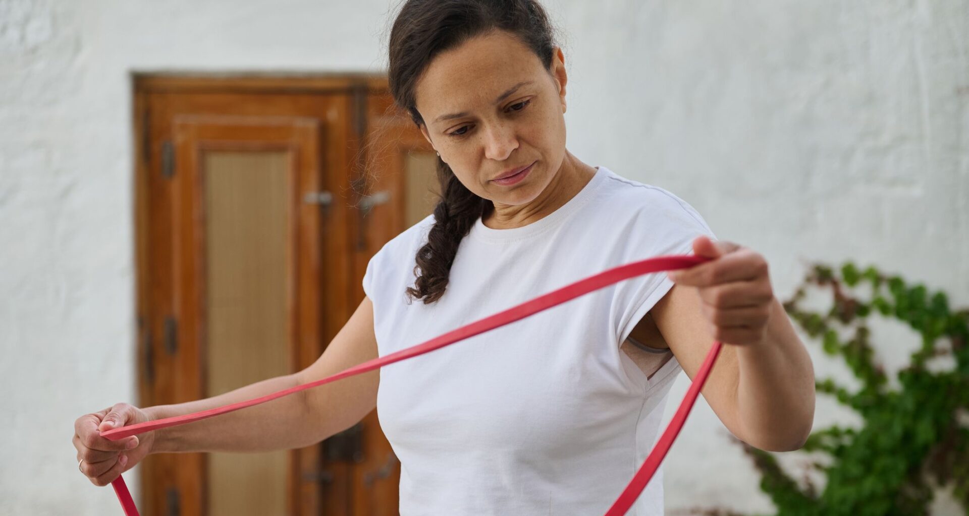 “Most people over 40 say conventional workouts feel too hard, take too long or leave them injured—this routine solves all three problems,” says an experienced trainer