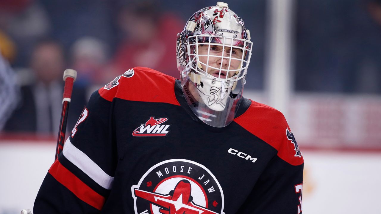 Oilers sign goaltender Connor Ungar to two-way deal