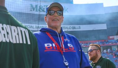 Former Bills quarterback Jim Kelly says he was hospitalized after stroke