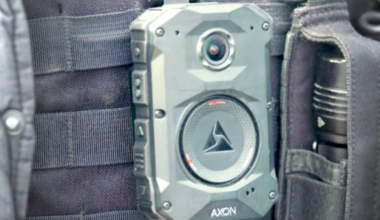Winnipeg police begin testing body cameras on frontline officers