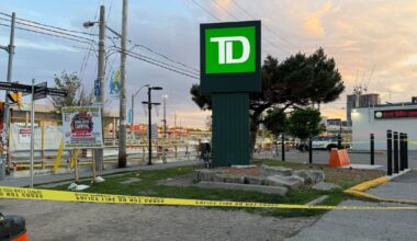 Toronto east-end stabbing: man seriously injured