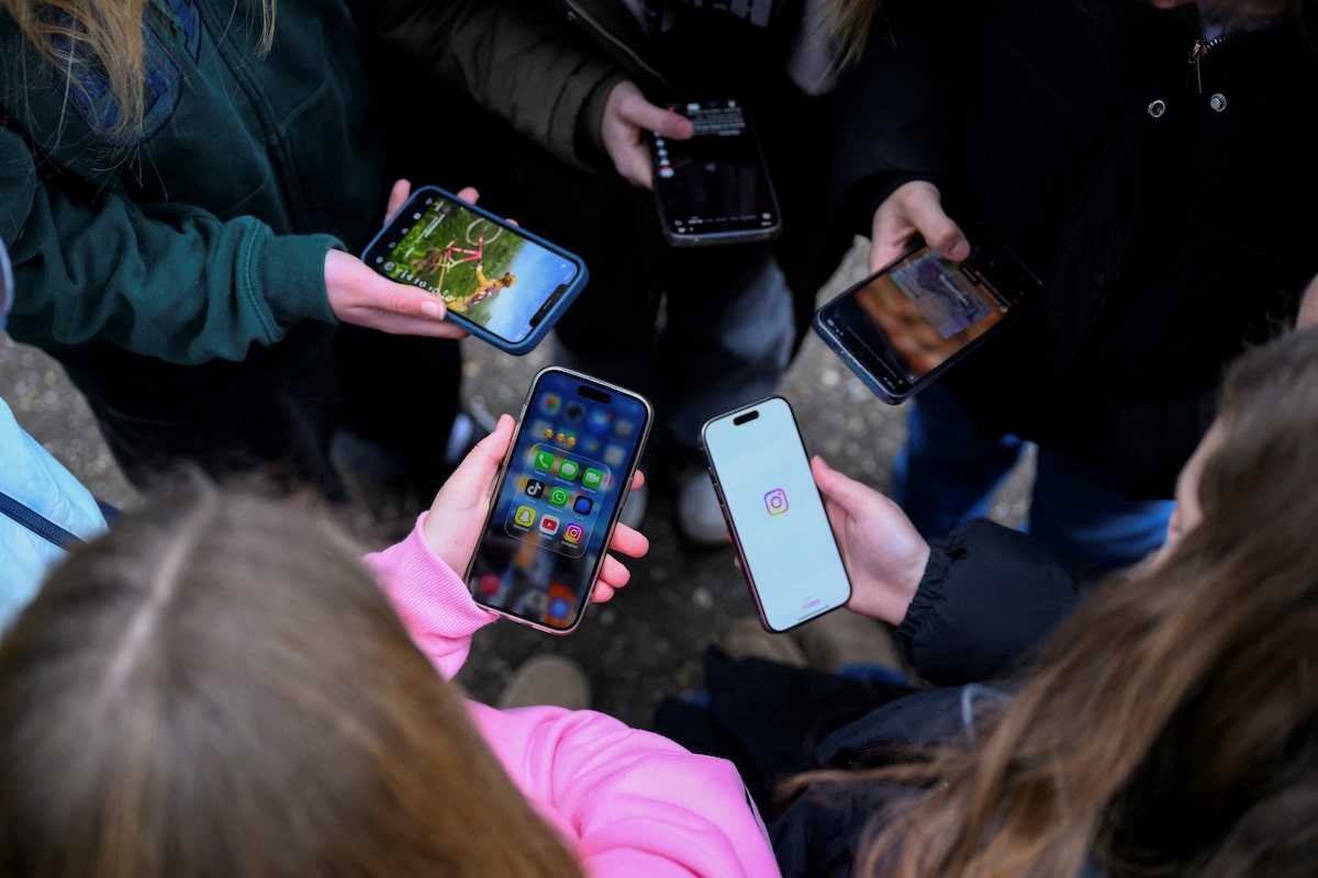 Ottawa introduces bill to restrict social media for teens, regulate AI chatbots