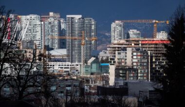 Province faces backlash after planning to buy 2,200 condos