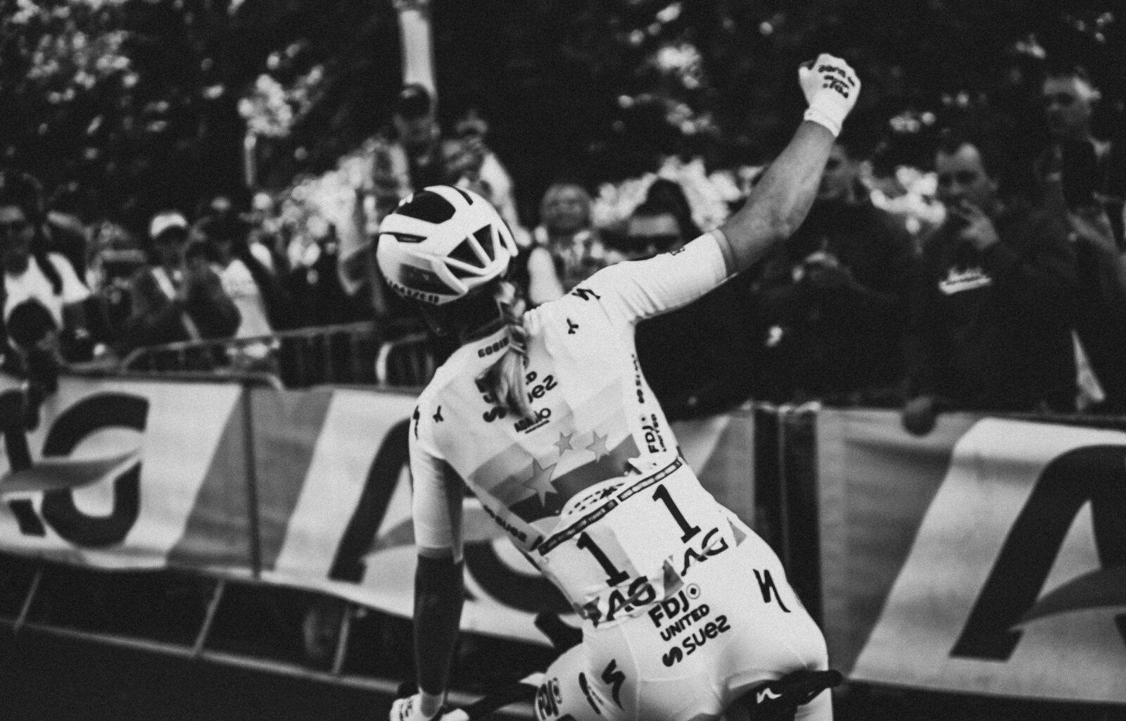 Giro d’Italia Women turned upside down as Vollering takes pink on final day