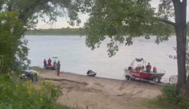 Crews search for missing jet ski rider who went over Saskatoon weir - Saskatoon