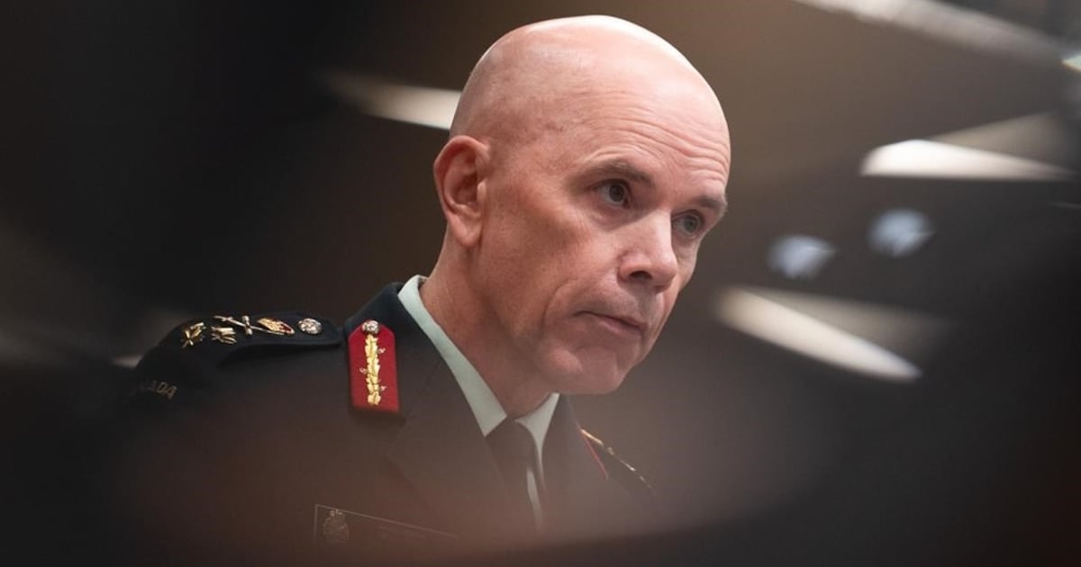 Former top soldier warns against pivot to China