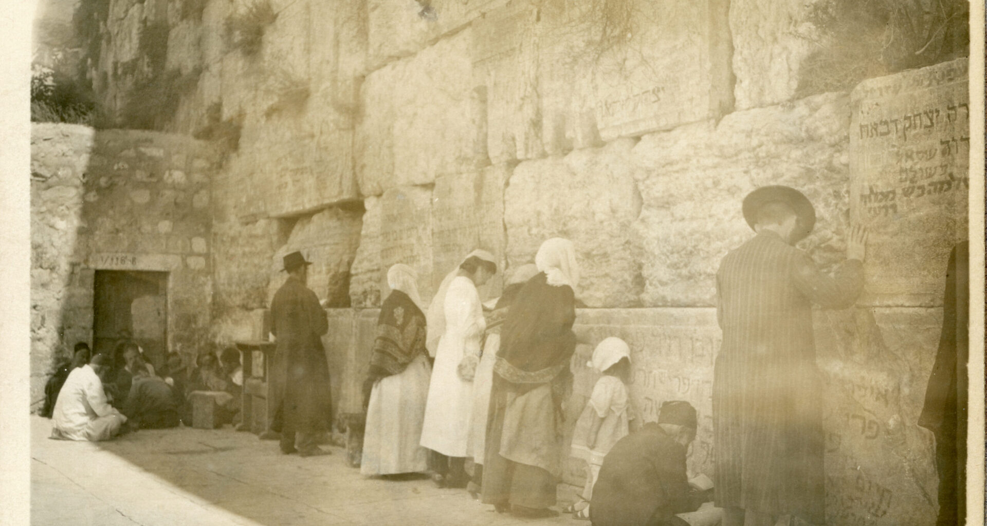 Photos of pre-state Israel found in Montreal basement will be exhibited by Jerusalem museum