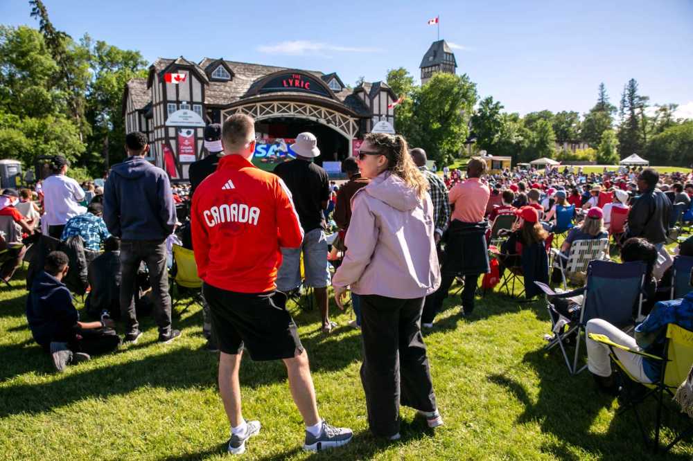 BROOK JONES / FREE PRESS
Hundreds of soccer fans attend an outdoor watch party of the 2026 FIFA World Cup match between Canada and Qatar on a giant screen at the Lyric Theatre in Assiniboine Park in Winnipeg, Thursday.