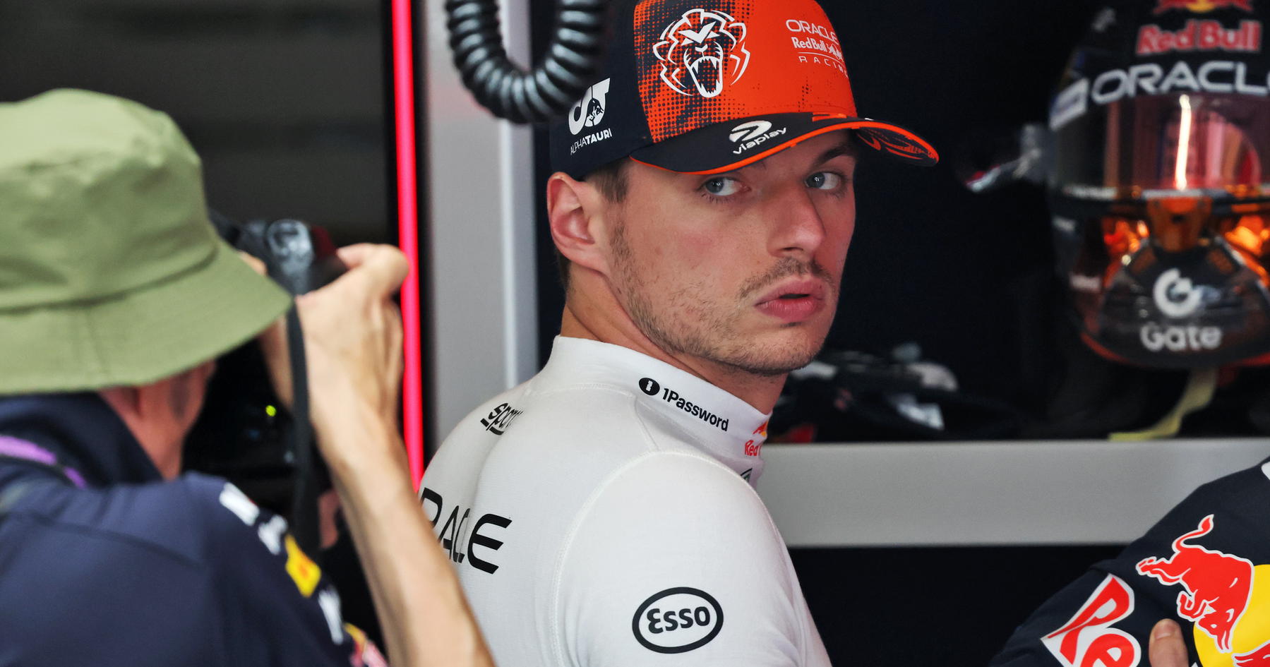 Max Verstappen manager hands Red Bull pointed warning over F1 future