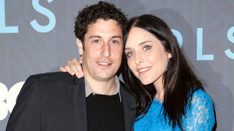 Actor Jason Biggs and wife Jenny Mollen attend the Season 2 premiere of the television series "Girls" in New York January 9, 2013. REUTERS/Andrew Kelly (UNITED STATES - Tags: ENTERTAINMENT)