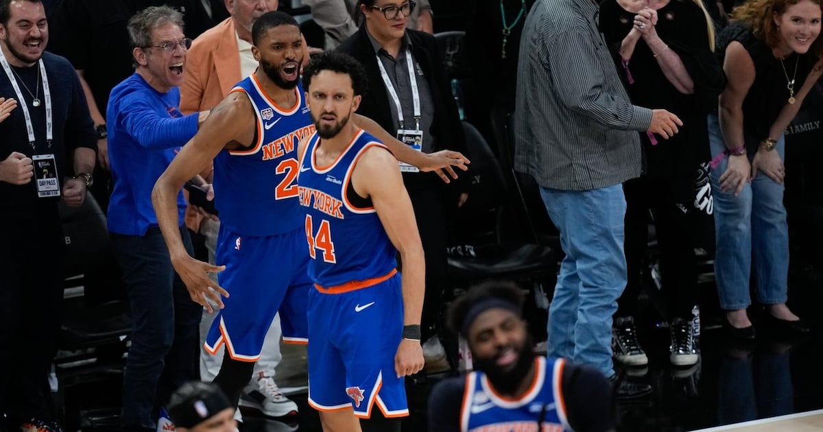 Inspired by Robinson, New York Knicks bench shines against Victor Wembanyama, San Antonio Spurs to capture 13th straight victory