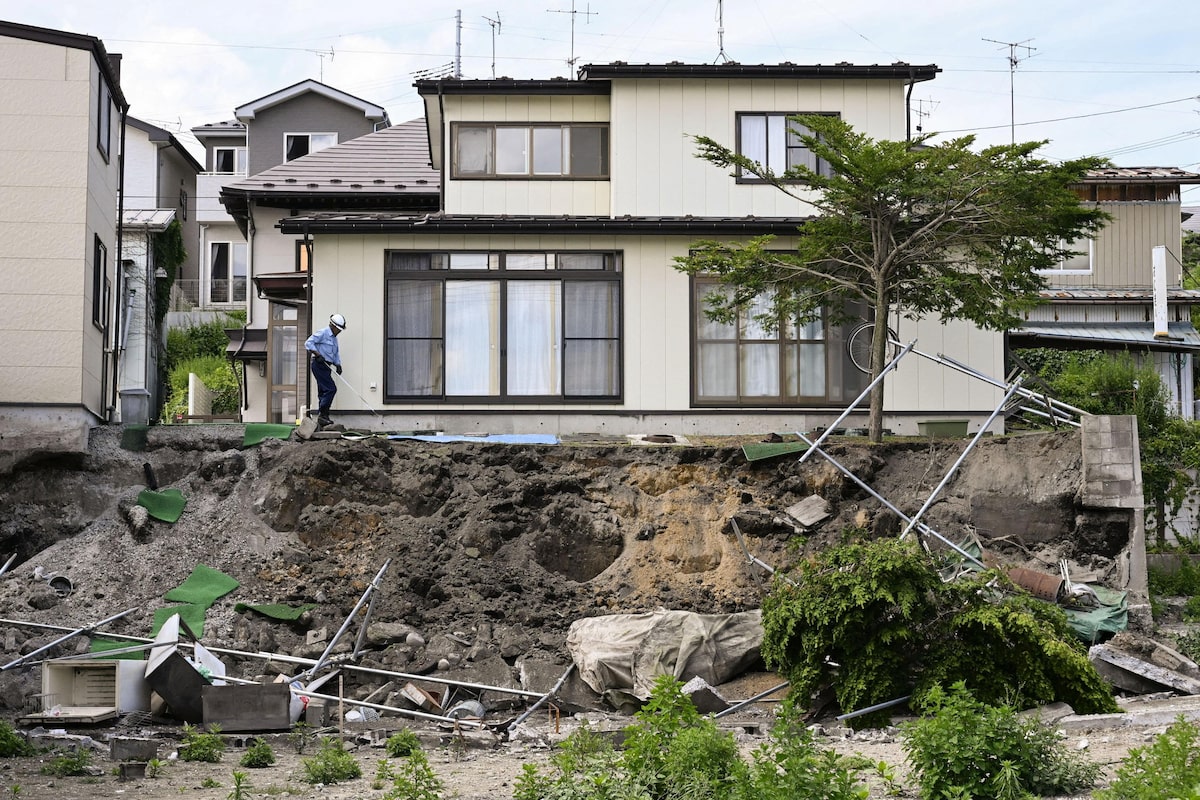 Strong 7.2 magnitude earthquake strikes northern Japan, no tsunami threat