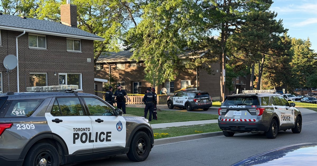 Etobicoke stabbing sends man to hospital