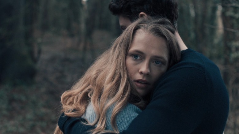 Diana and Matthew embracing on A Discovery of Witches S1E7