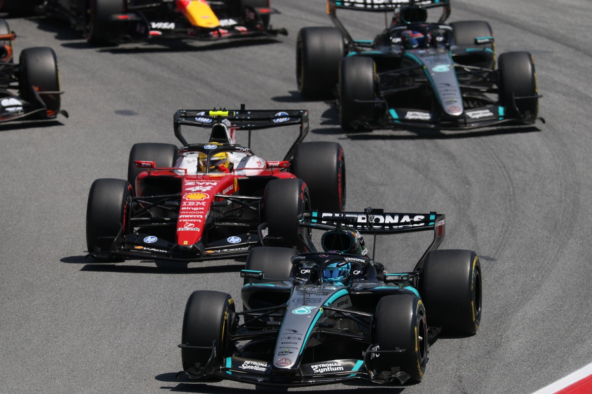 Lewis Hamilton’s Ferrari surge may force Mercedes into team orders