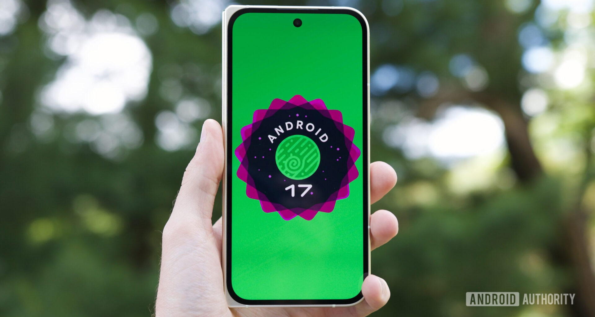 Android 17 logo on a Pixel phone.
