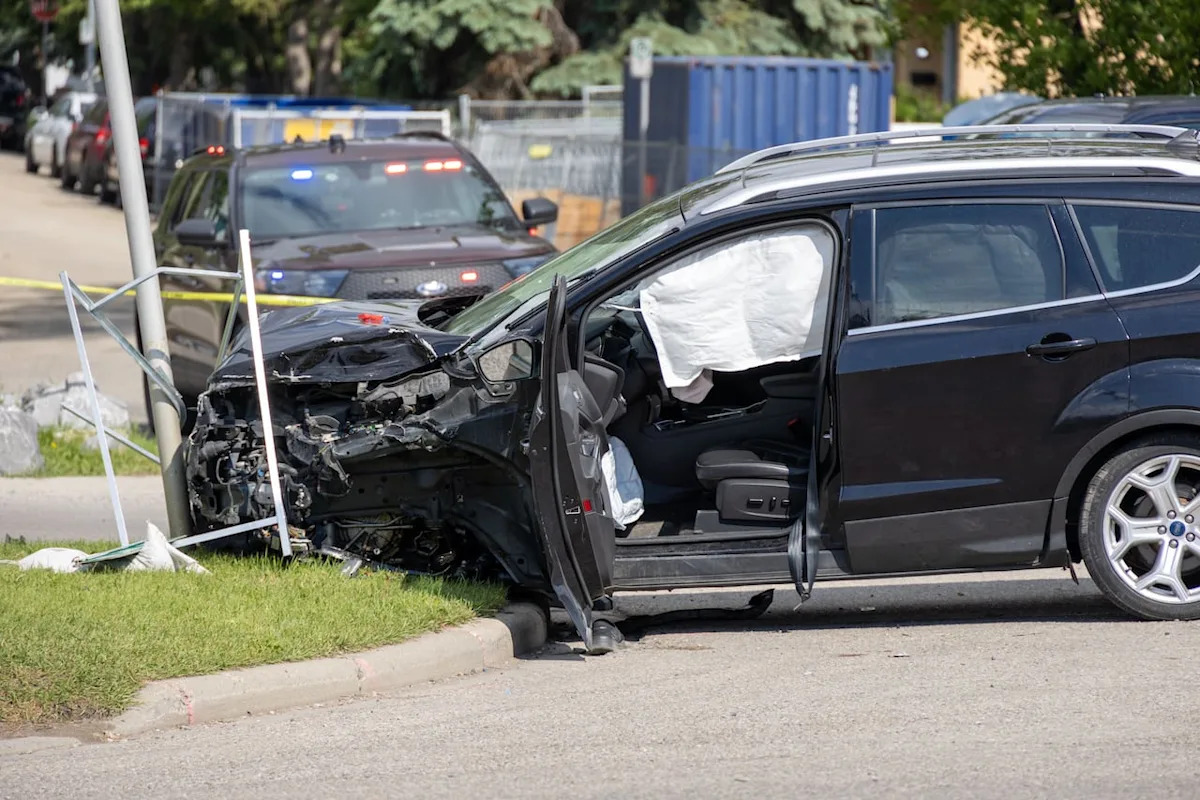 Cyclist dies after being struck by vehicle in Calgary