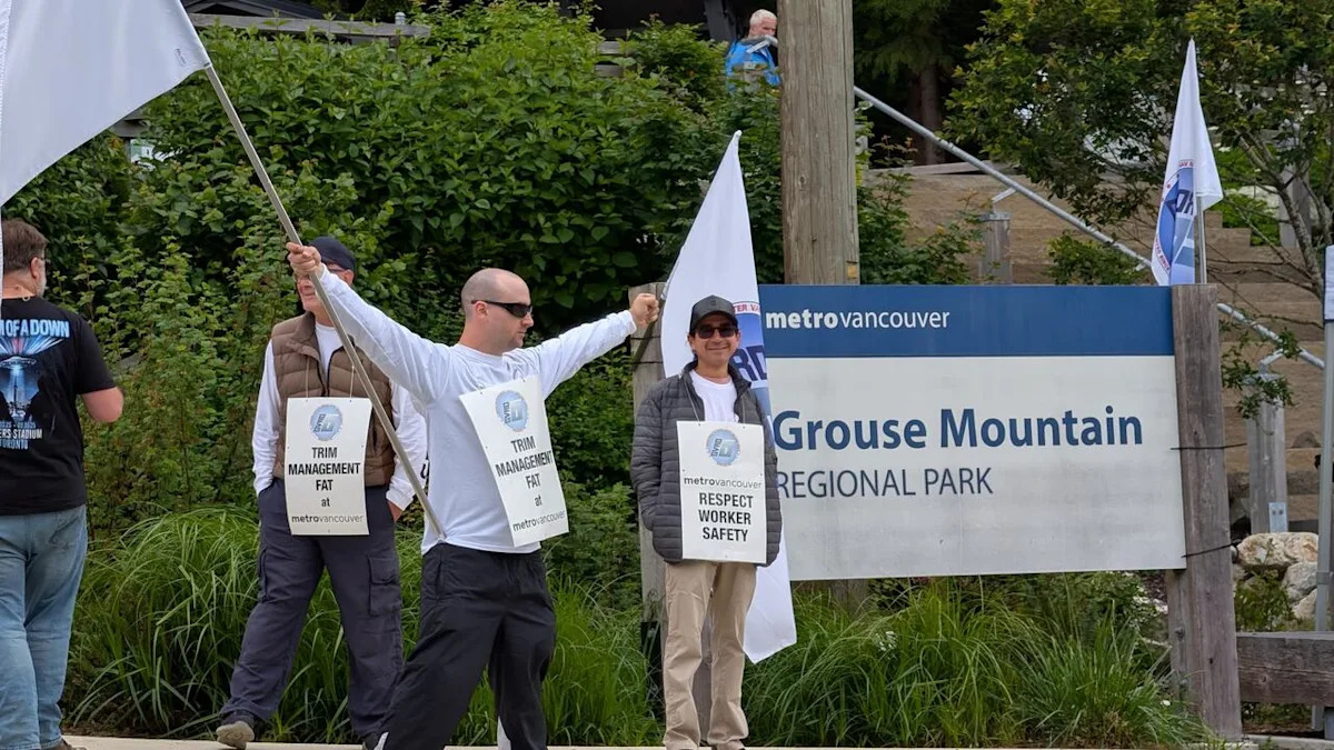 Grouse Grind behind picket line as Metro Vancouver workers escalate job action