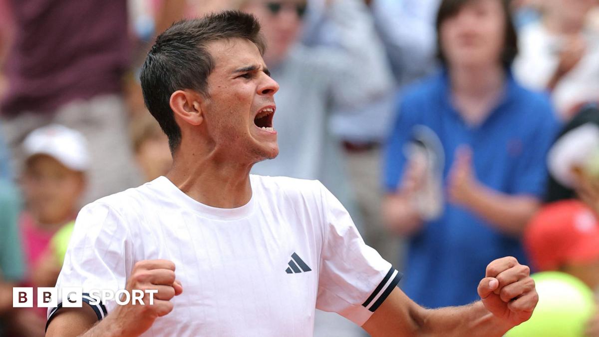 Rafael Jodar celebrates winning at the 2026 French Open