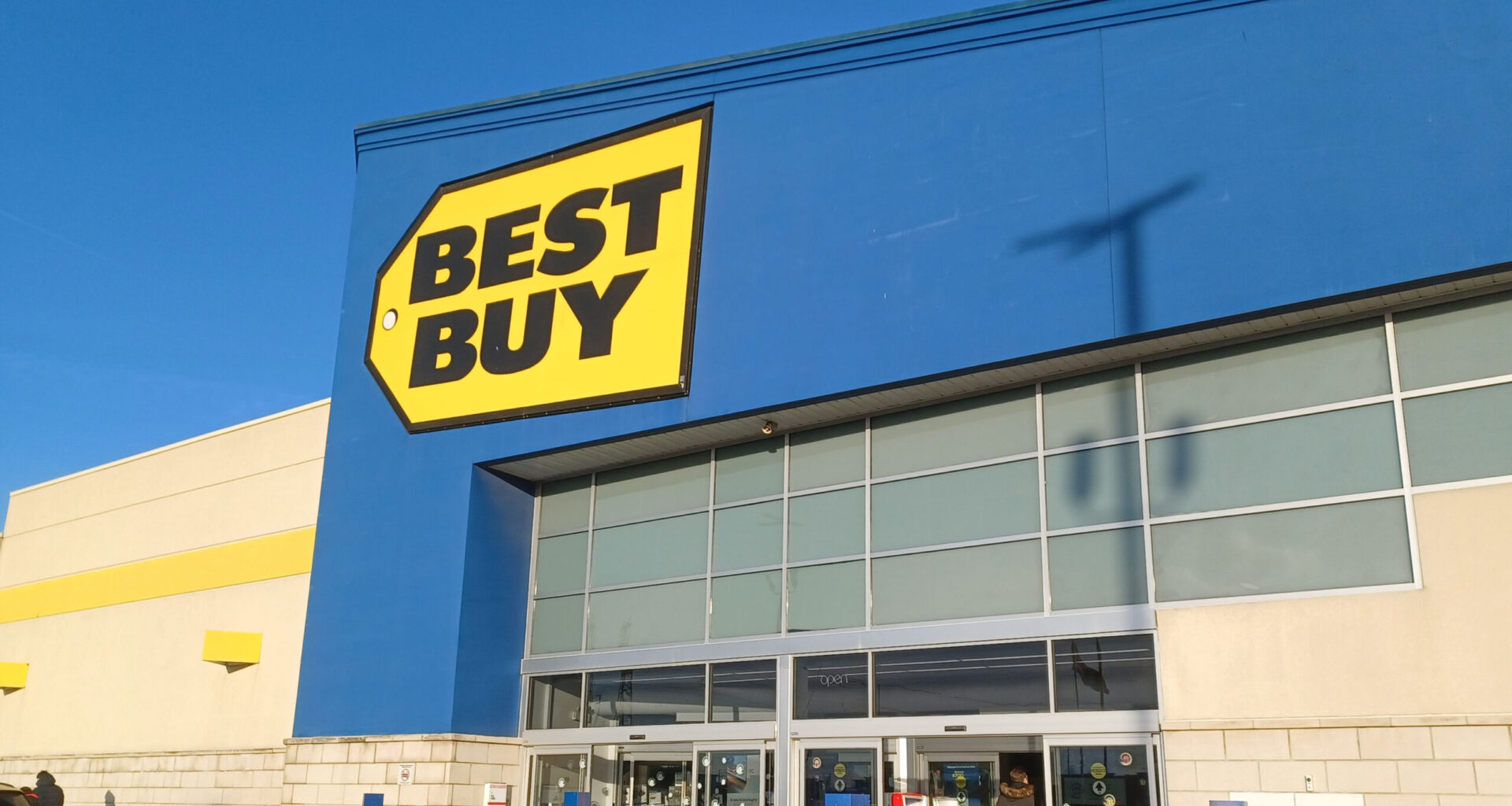 Best Buy storefront