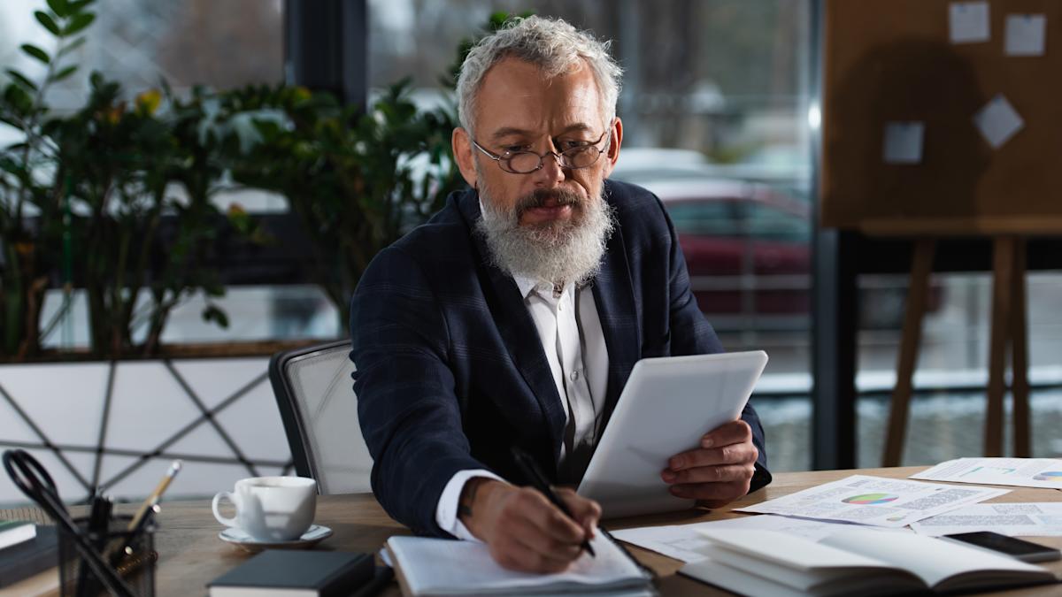 'Dead money': 3 financial advisors reveal where they're parking cash as inflation hits a 3-year high