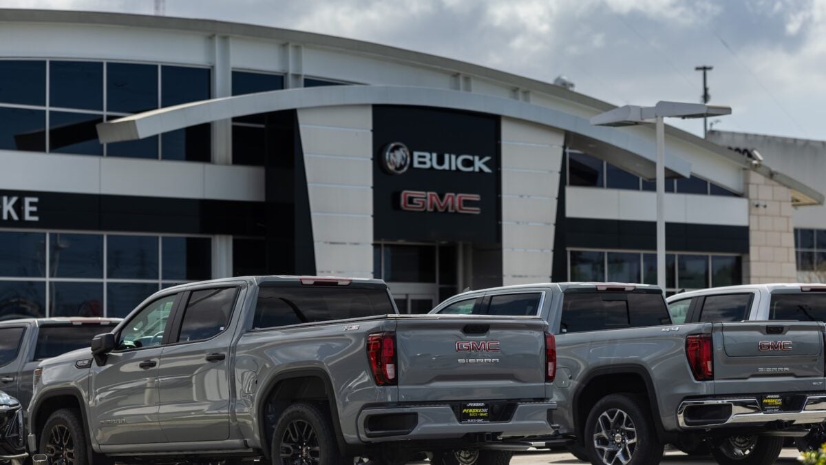 New Report Says Car Market Will Have to Shrink Significantly by 2040