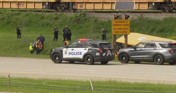 4 students taken to hospital after school bus crashes into ditch in Edmonton