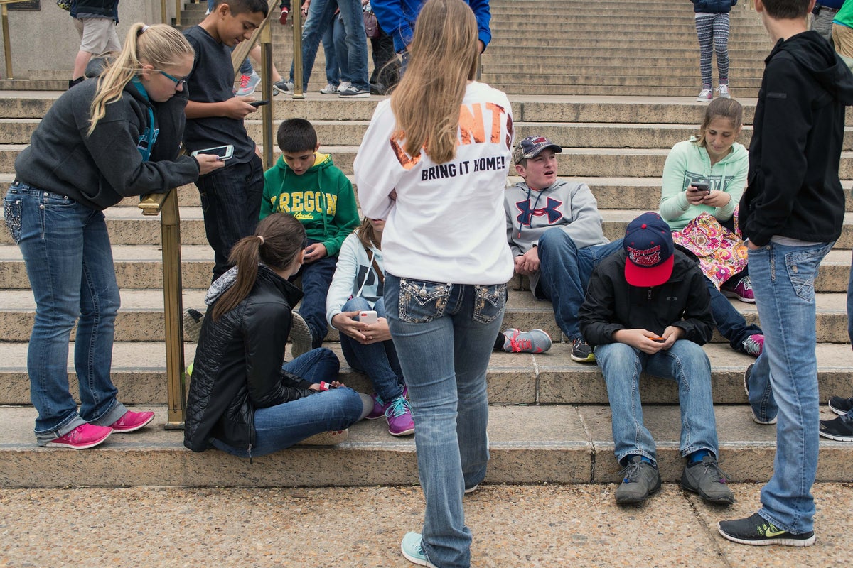 Kids shouldn’t be getting smartphones before the age of 13, study finds