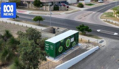 Call for legislated renewable energy target as community batteries announced for Perth, Bunbury