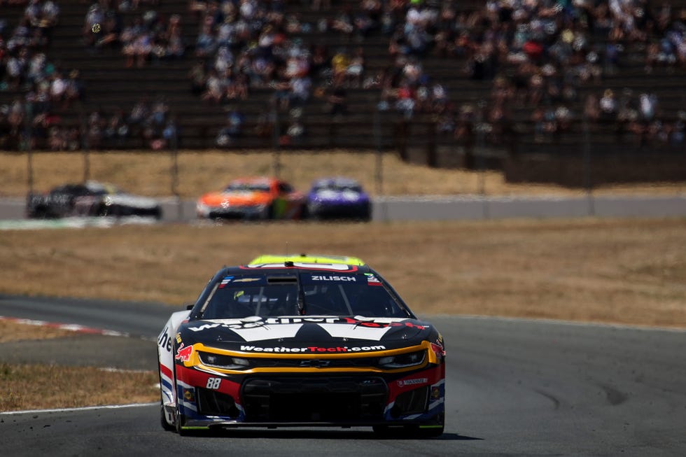 nascar cup series toyota/save mart 350