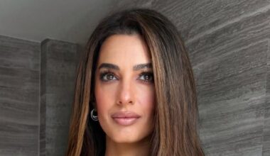 Amal Clooney Debuts a “Bell-Bottom” Haircut
