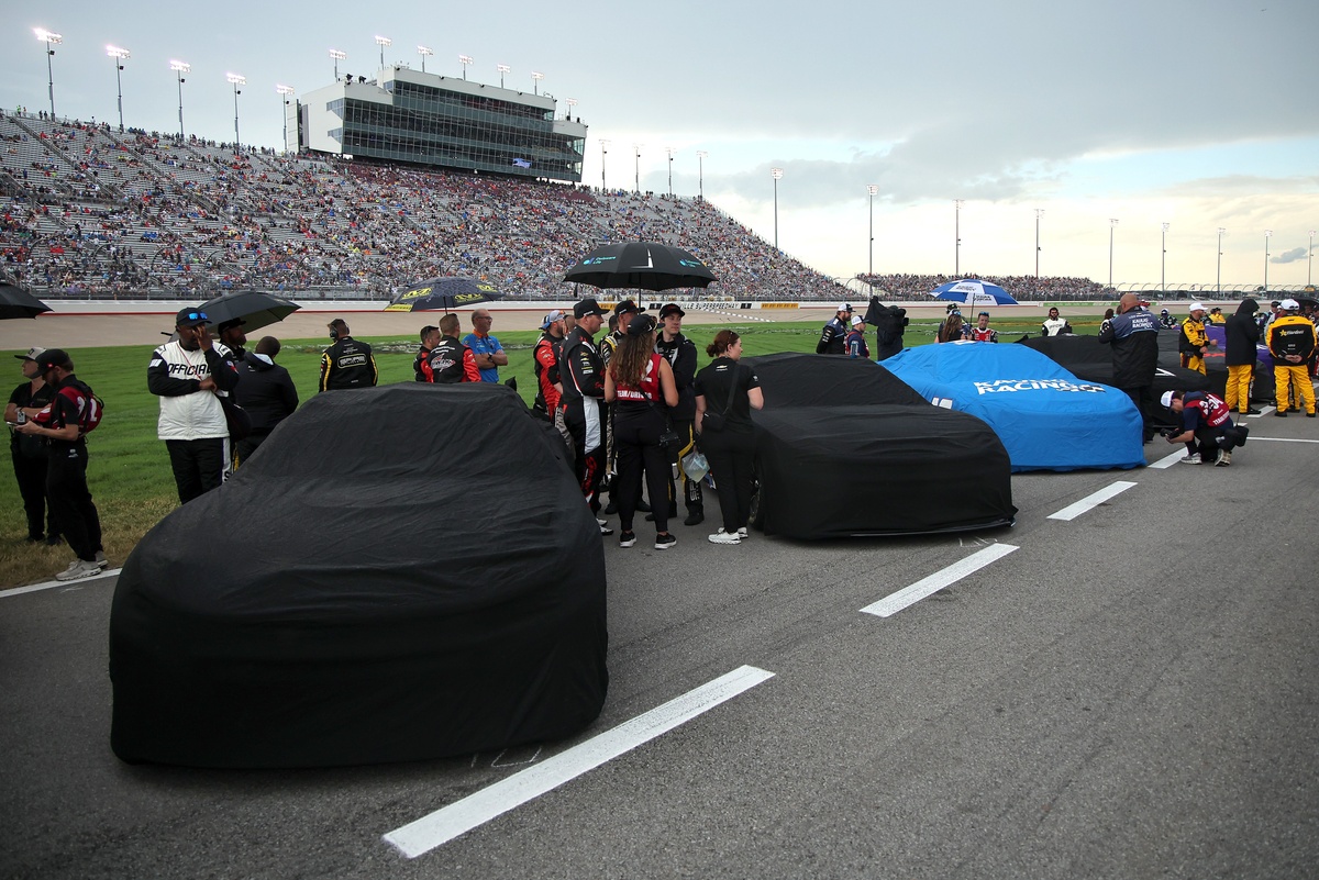 Start of NASCAR Cup race in Nashville delayed by passing rain showers
