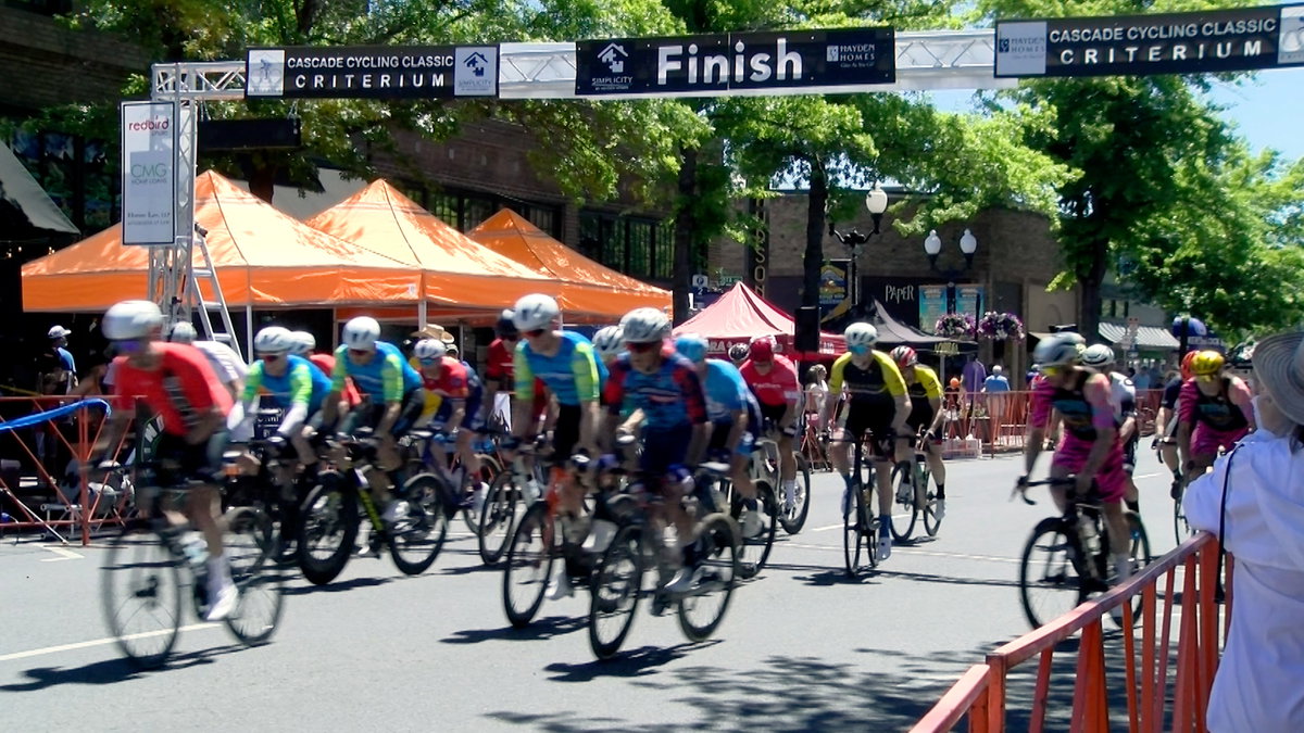 Cascade Cycling Classic brings cyclists and community together in downtown Bend