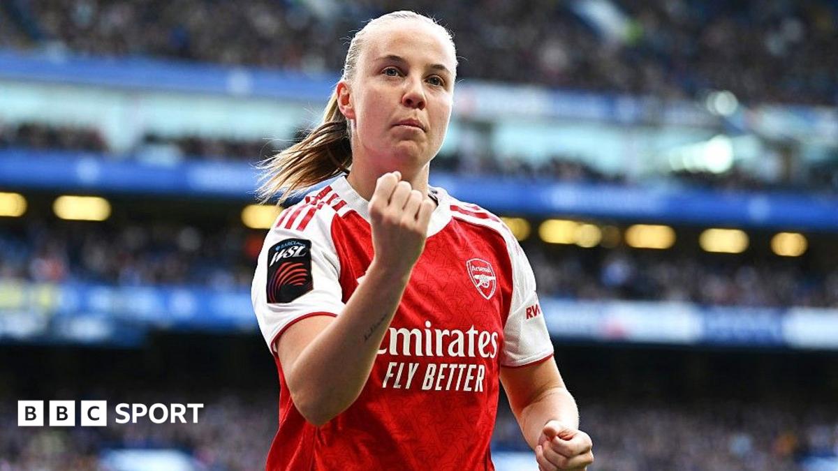 Beth Mead celebrates with a fist pump