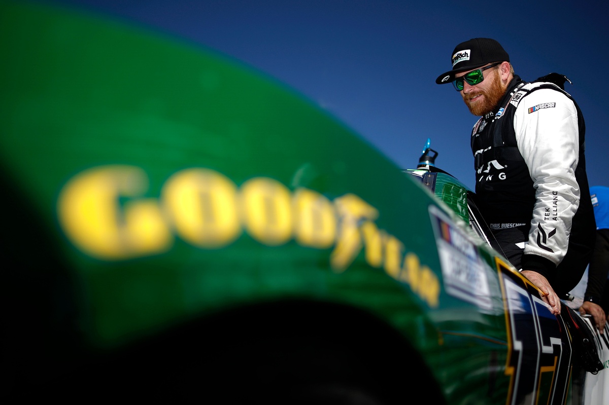 Two car chiefs ejected after multiple NASCAR Cup inspection failures at Michigan