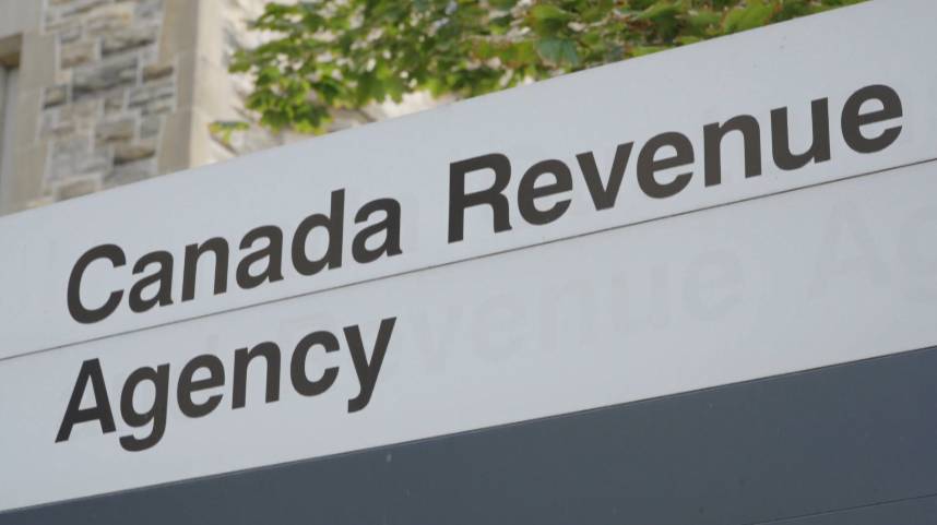 Click to play video: 'Canadians growing frustrated over long CRA service delays'