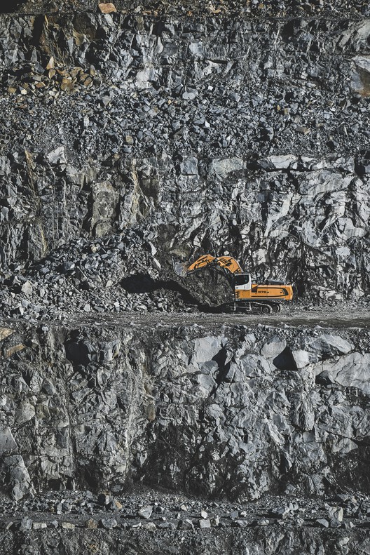 From Quarry to Countertop: Tracing the Origins of Natural Stone in Architecture - Image 18 of 19
