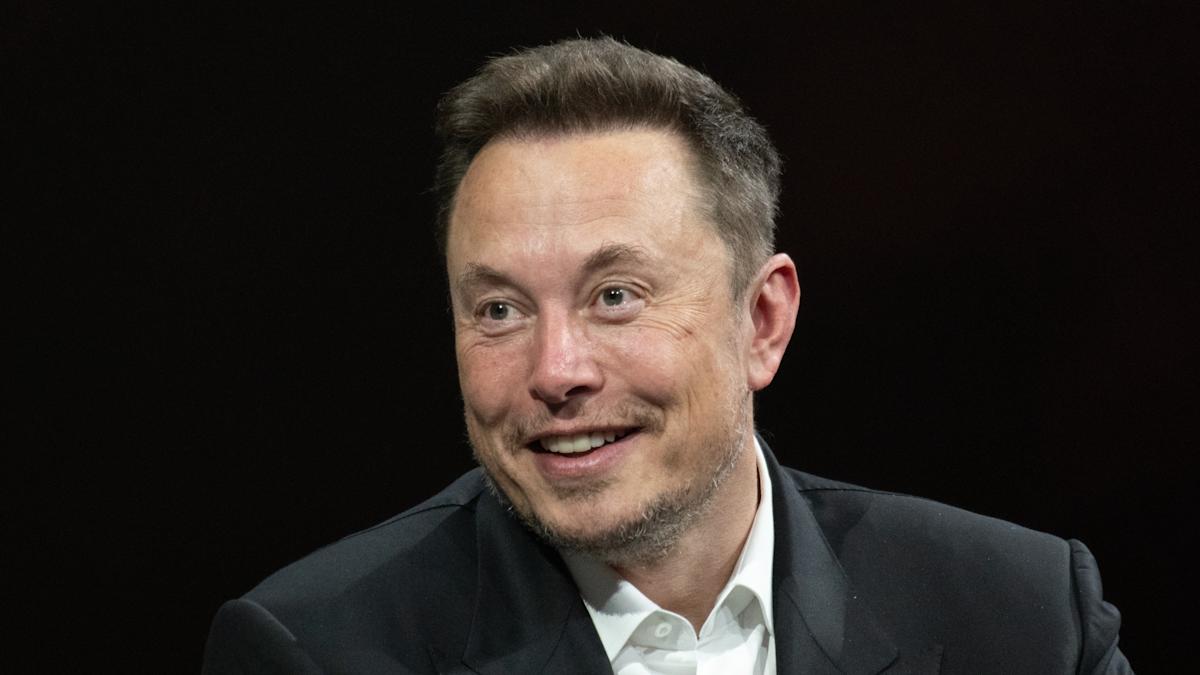 SpaceX just obliterated Facebook's 14-year options record by more than 4X — 1.6 million bets in a single day