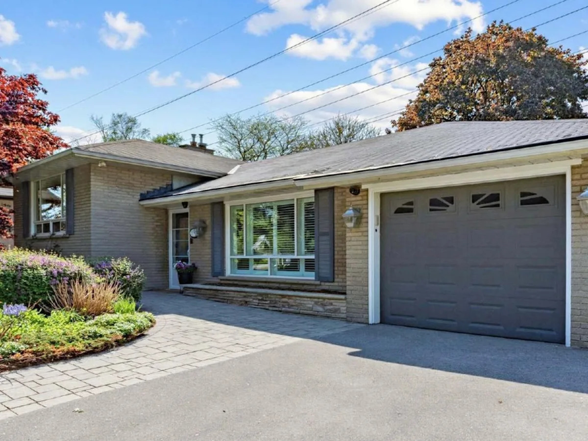 For sale: KFC founder Colonel Sanders' former Mississauga home