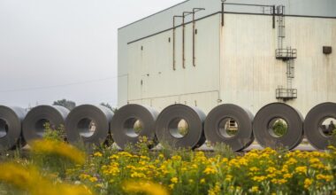 Ottawa to extend steel tariff quotas, remission program for 1 year
