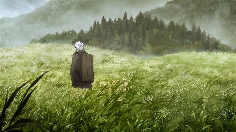 A young white-haired man stands in a green field in Mushi-shi
