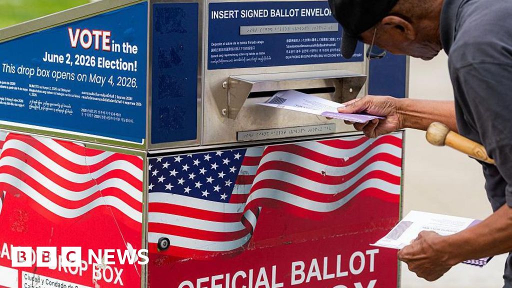 US Supreme Court allows late-arriving mail-in ballots in defeat for Trump - BBC